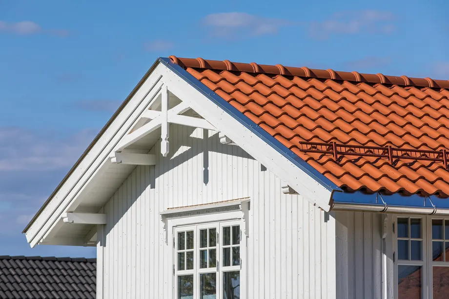 Environmental image of Monier Hollander-V on pole